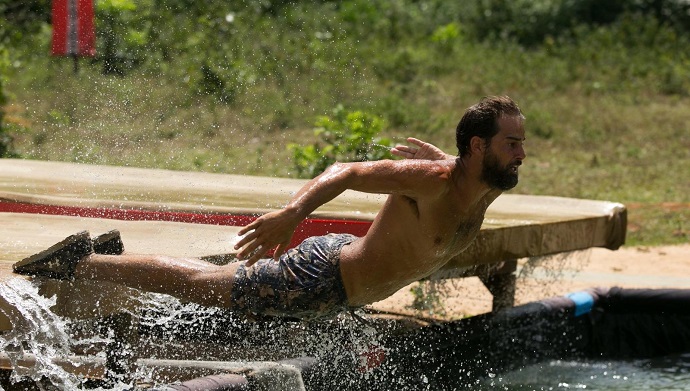 xarhs giakoumatos survivor