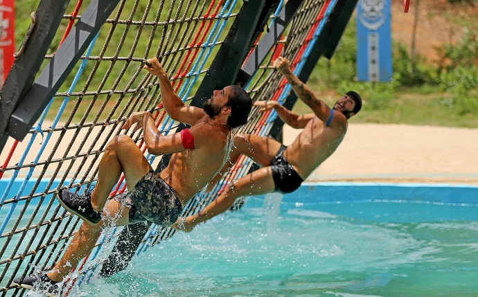 xarhs giakoumatos survivor 2