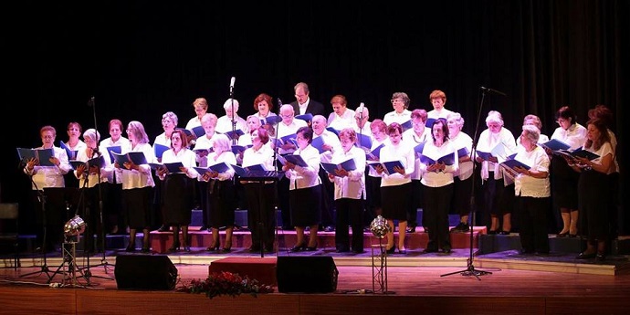 mikth xorwdia triths hlikias xalandri